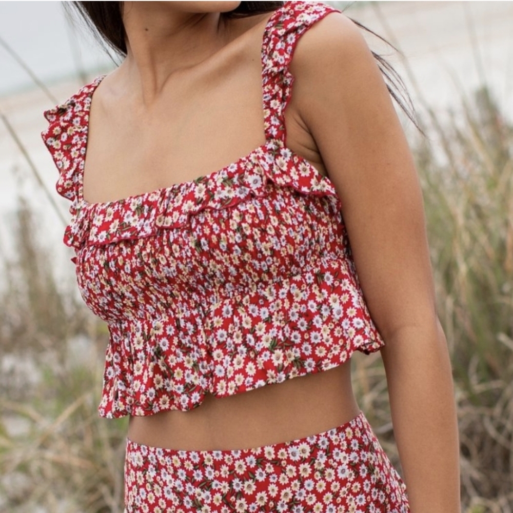 NATURAL LIFE Red Multicolor Floral Smocked Ruffle Crop Tank Blouse Size M Womens